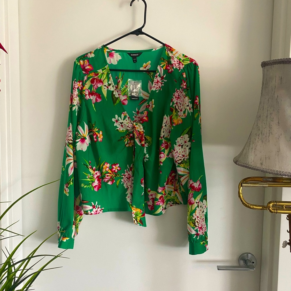 Tropical top with tags